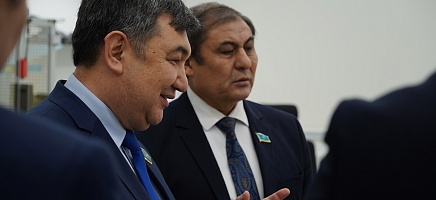 Сенаторы ознакомились с деятельностью Архива Президента фото галереи 5